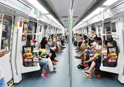 深圳地鐵內(nèi)包車(chē)廣告