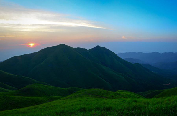 武平旅游高鐵動(dòng)車廣告