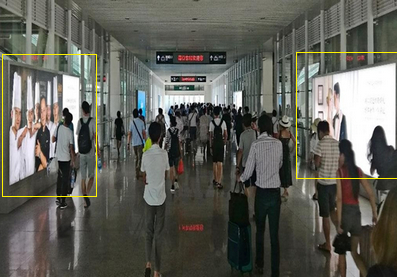 ?？跂|站到達(dá)出發(fā)廊橋墻體燈箱廣告