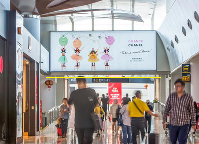 ?？跈C(jī)場國內(nèi)候機(jī)廳免稅店區(qū)域燈箱廣告