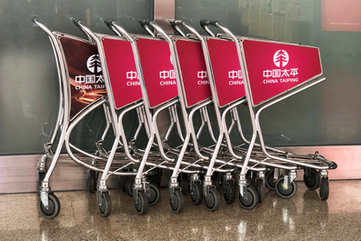 三亞機(jī)場(chǎng)T1出發(fā)到達(dá)區(qū)域小手推車(chē)廣告