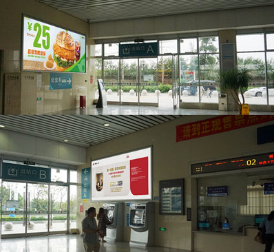 順德學(xué)院站A、B進(jìn)出站口燈箱廣告