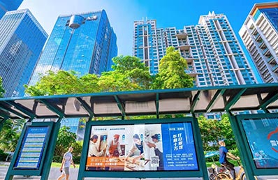 深圳公交候車(chē)亭廣告-深圳公交站廣告投放價(jià)格-深圳公交站牌廣告