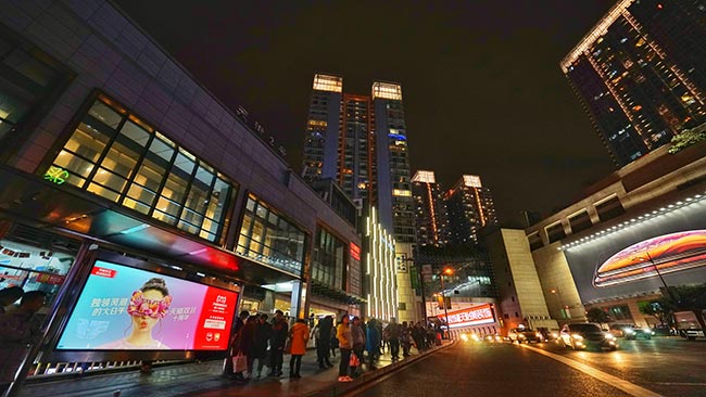品牌和商家為什么要投放重慶候車亭廣告？