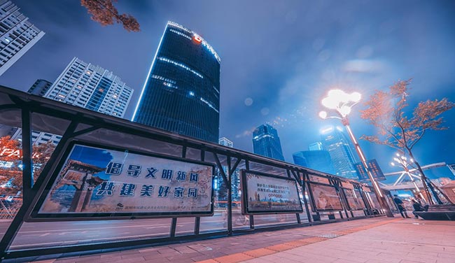 昆明人民路候車亭廣告都有哪些特性？