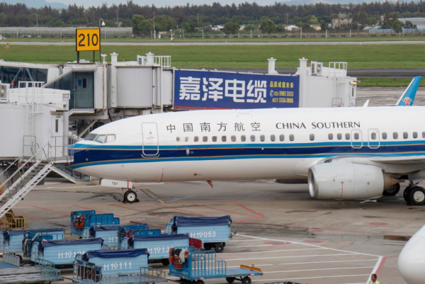 溫州機(jī)場(chǎng)廣告價(jià)格？溫州龍灣機(jī)場(chǎng)廊橋戶外廣告牌出發(fā)到達(dá)全覆蓋