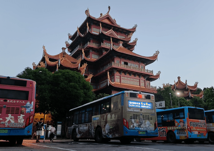 福州公交車廣告價格多少錢？福州公交車身廣告巴士廣告線路優(yōu)勢