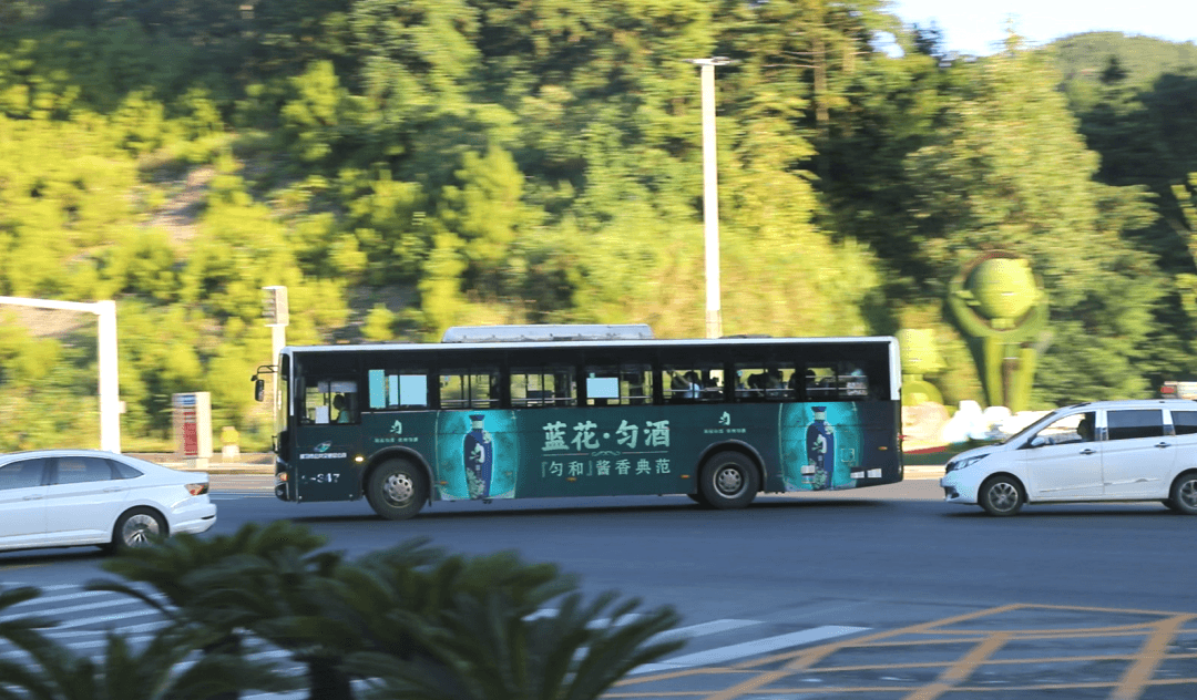 都勻公交車廣告價格收費多少錢？都勻公交車身廣告線路案例圖