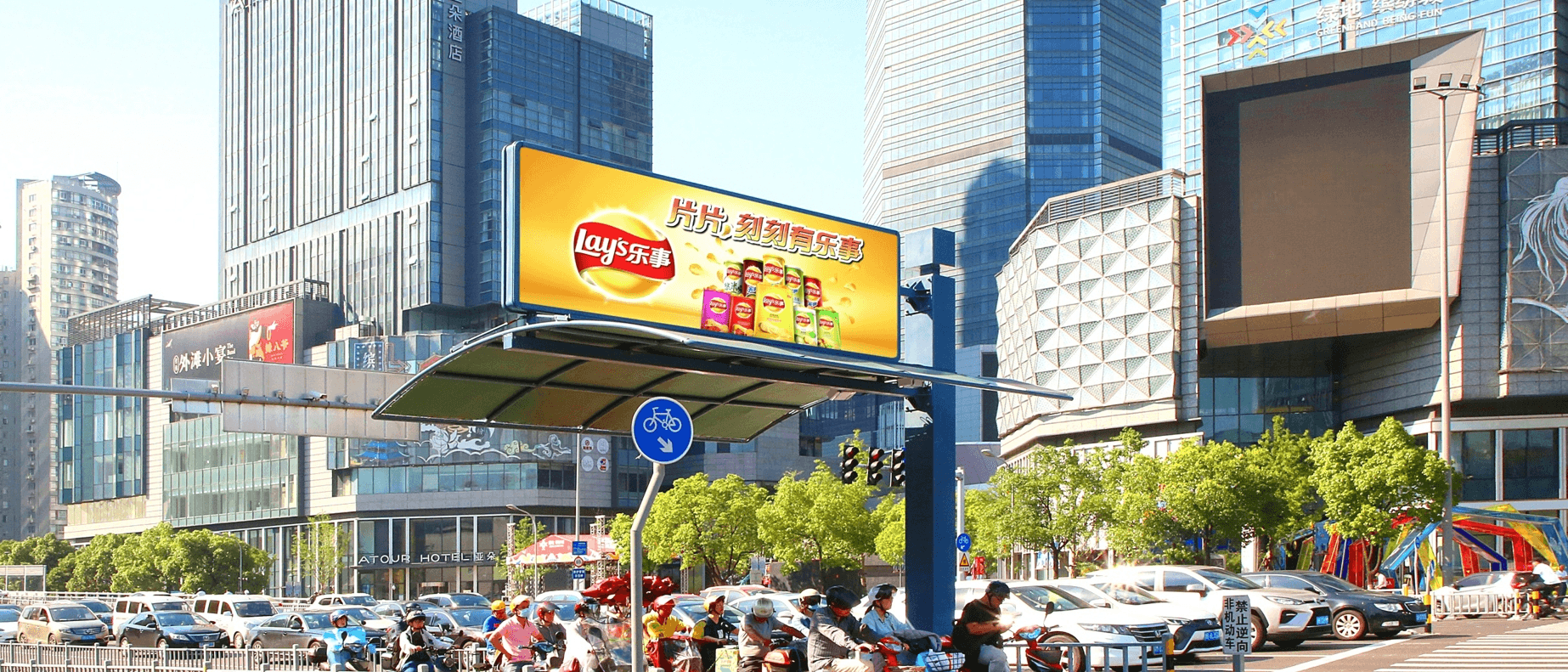 寧波十字路口遮陽棚大牌廣告價(jià)格收費(fèi)？寧波路口戶外大牌廣告牌