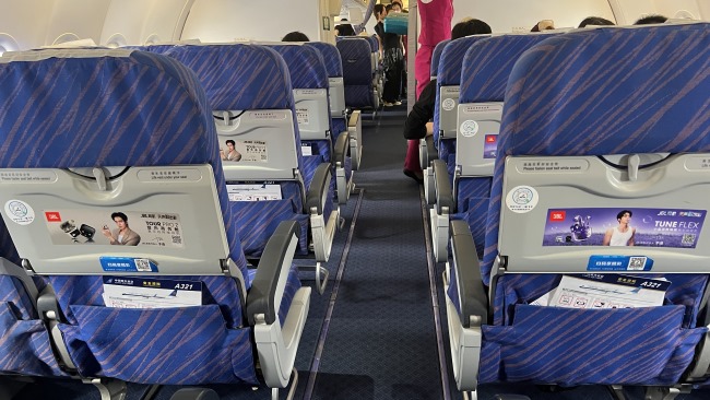 南方航空機(jī)載機(jī)艙廣告價(jià)格收費(fèi)，南航飛機(jī)頭枕巾座椅小桌板廣告