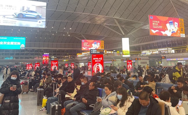 西安北站候車大廳廣告價(jià)格，西安北高鐵站最具性價(jià)比刷屏機(jī)廣告