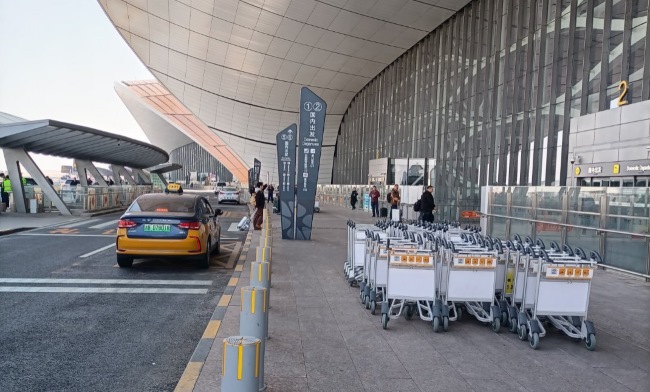 北京大興機(jī)場(chǎng)手推車廣告價(jià)格數(shù)量，北京機(jī)場(chǎng)航站樓手推車廣告費(fèi)用