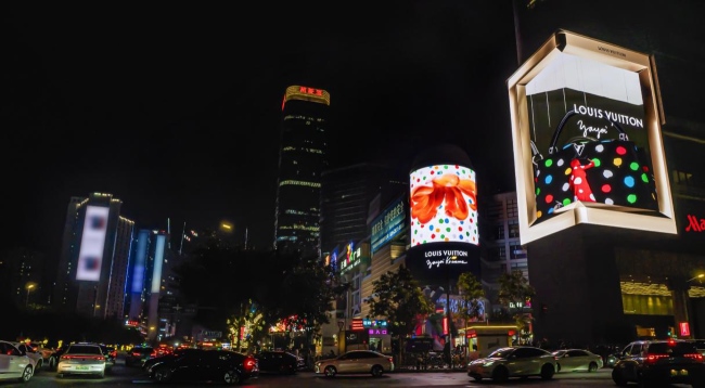 廣州天河正佳廣場(chǎng)萬(wàn)豪酒店裸眼3D雙屏LED廣告，廣州LED大屏廣告價(jià)格