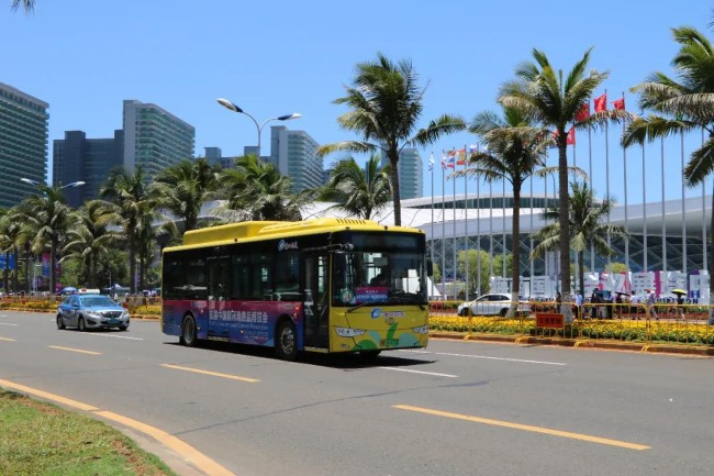 海口公交車身外包車貼展會(huì)案例圖，?？诠话褪寇嚿韽V告價(jià)格收費(fèi)