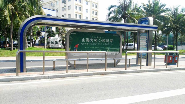 三亞候車(chē)亭公交站廣告價(jià)格收費(fèi)，三亞公交站亭站牌廣告優(yōu)勢(shì)分析