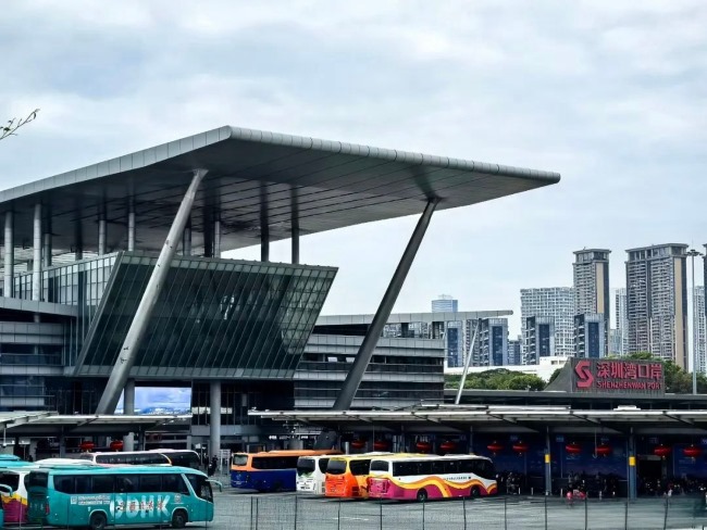 深圳灣口岸出入口通道LED大屏廣告牌，南山深圳灣口岸廣告價格收費