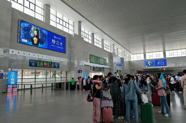 洛陽龍門高鐵站候車大廳廣告牌投放位置優(yōu)勢，洛陽高鐵站廣告價格