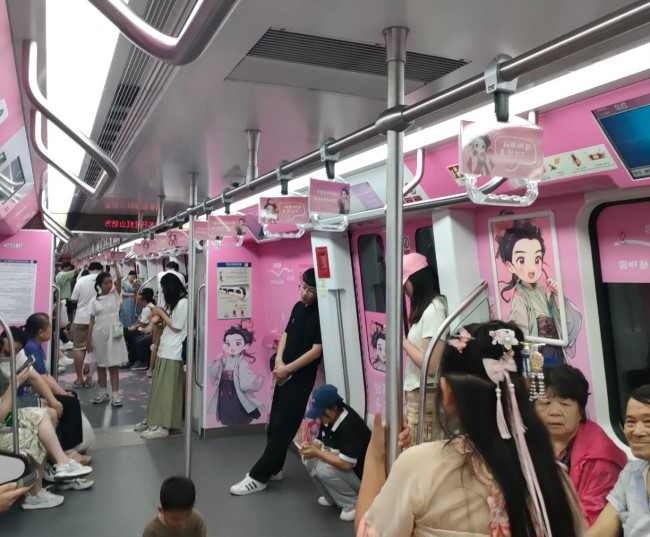 洛陽地鐵性價(jià)比最高車廂廣告拉手優(yōu)勢案例，洛陽地鐵拉手廣告價(jià)格