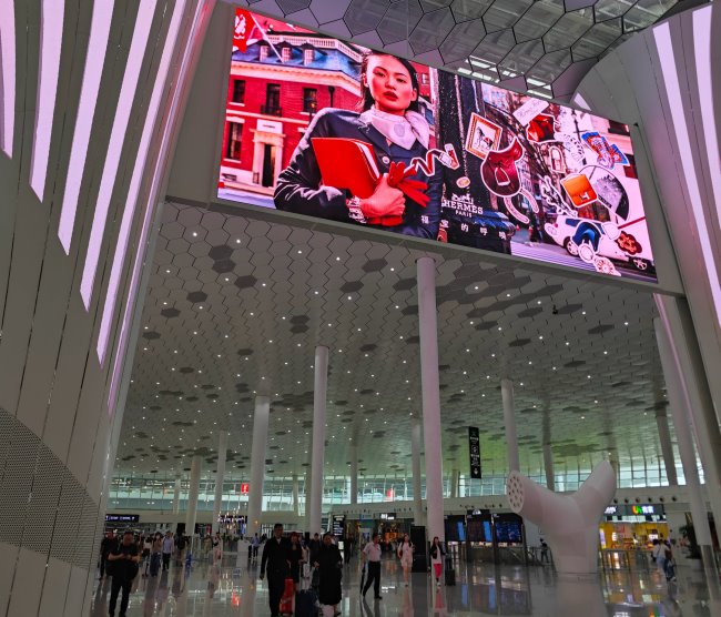 深圳機場到達ETC大廳高空雙面LED屏廣告，深圳寶安機場大屏廣告價格