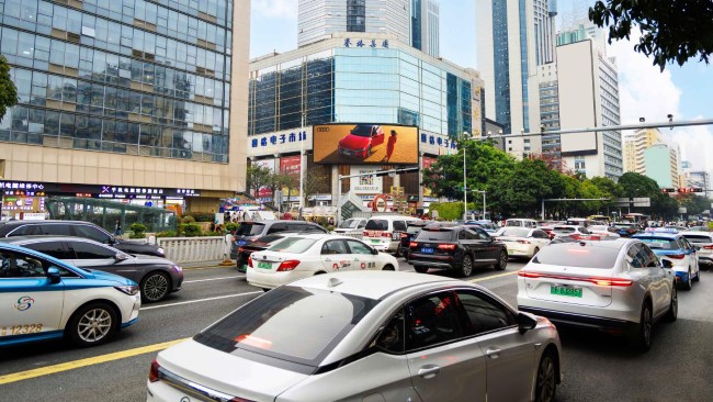 深圳深南大道華強(qiáng)北路口賽格LED橫屏廣告，深圳戶外大屏廣告價格