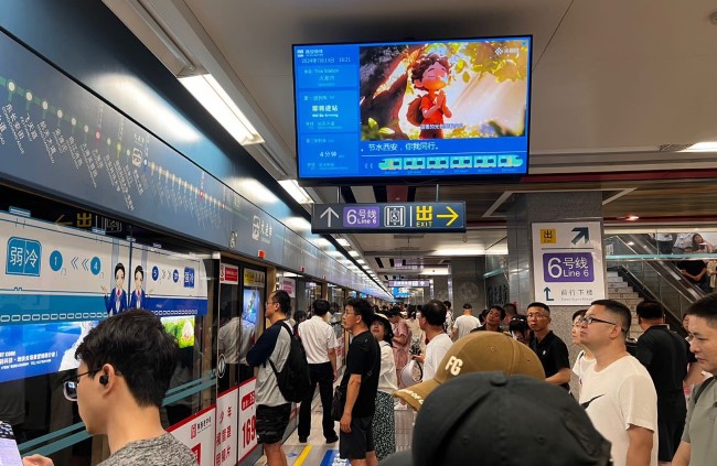 西安地鐵車廂電視小屏站臺列車廣告，西安地鐵視頻電子屏廣告價(jià)格