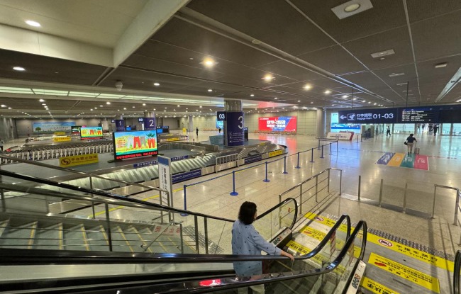 合肥新橋機(jī)場到達(dá)行李轉(zhuǎn)盤聯(lián)排LED大屏，合肥機(jī)場LED廣告價(jià)格
