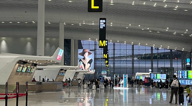 廣州機場出發(fā)大廳LED巨屏廣告投放，廣州白云機場廣告價格