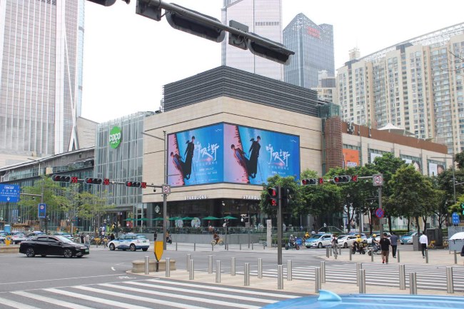 深圳福田COCOpark商場(chǎng)外墻折角LED廣告投放，深圳商場(chǎng)大屏廣告價(jià)格