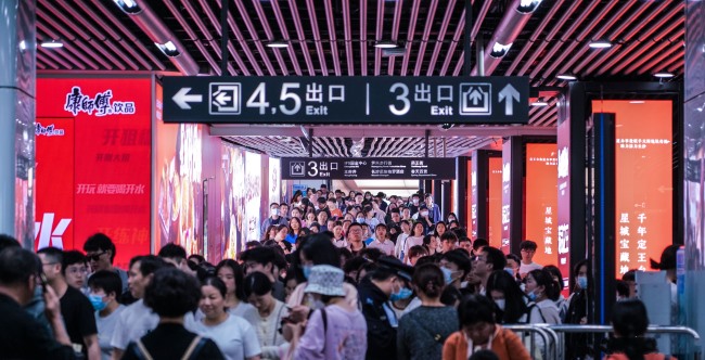 長沙地鐵五一廣場換乘通道墻面廣告，長沙地鐵大屏廣告價格