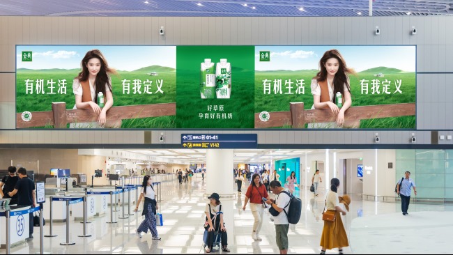 青島膠東機(jī)場出發(fā)大廳最大燈箱廣告投放，青島機(jī)場廣告價(jià)格