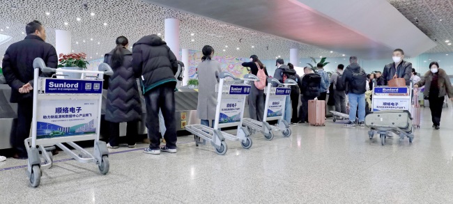 深圳機(jī)場手推車廣告投放，深圳寶安機(jī)場行李推車貼廣告價(jià)格