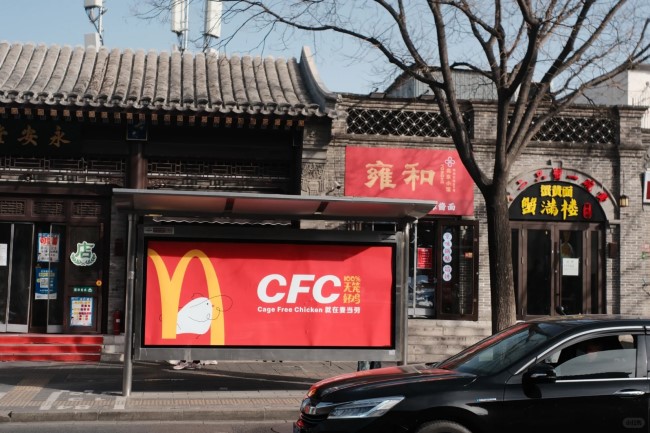 北京公交站臺(tái)燈箱廣告投放，北京巴士候車亭廣告價(jià)格