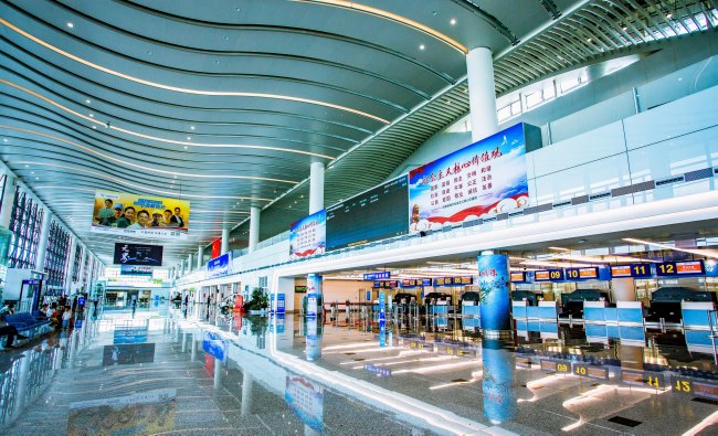 蕪宣機場和蕪湖高鐵站都有哪些廣告位？選擇高鐵站和機場廣告哪個更具性價比？第一戶外傳媒代理發(fā)布的專業(yè)度體現(xiàn)在哪些方面？