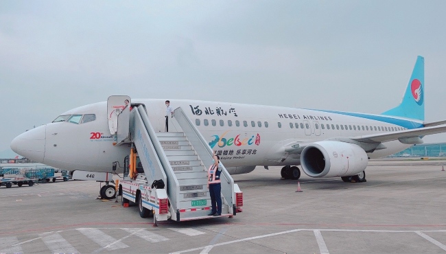 河北航空機(jī)身彩繪廣告投放，河北航空外機(jī)身貼膜廣告價格