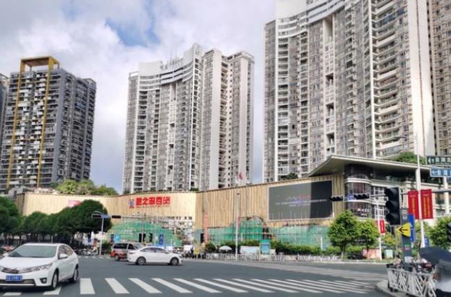 南寧水晶城夢(mèng)之島百貨LED廣告投放，南寧戶外大屏廣告價(jià)格