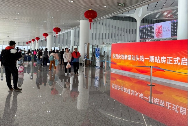汕頭站高鐵進(jìn)站口燈箱廣告投放，汕頭站出發(fā)大廳廣告價(jià)格