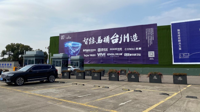 傳統(tǒng)制造業(yè)不太景氣的當(dāng)下，如何做好線下渠道的宣傳推廣？第一戶外傳媒在線下媒體渠道上有哪些優(yōu)勢？如何才能做到精準(zhǔn)投放？