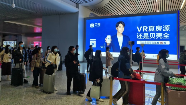 贛州西高鐵出站口燈箱廣告投放，贛州西站到達大屏廣告價格