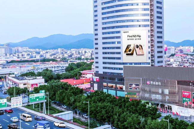 廣州機場高速三元里收費站宏泰大廈LED廣告投放，廣州LED廣告