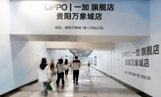 貴陽地鐵1號線貴陽火車站通道墻貼廣告，貴陽地鐵廣告價格