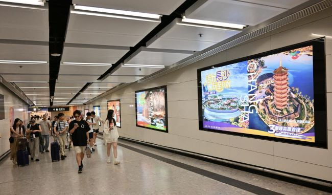 香港西九龍站通道墻面燈箱廣告投放，香港西九龍高鐵廣告價格