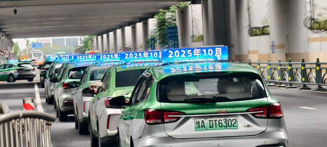 鄭州出租車頂LED屏廣告投放，鄭州出租車頂燈彩屏廣告價格
