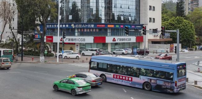 珠海公交外車(chē)身巴士車(chē)貼廣告投放，珠海公交車(chē)身廣告線路價(jià)格