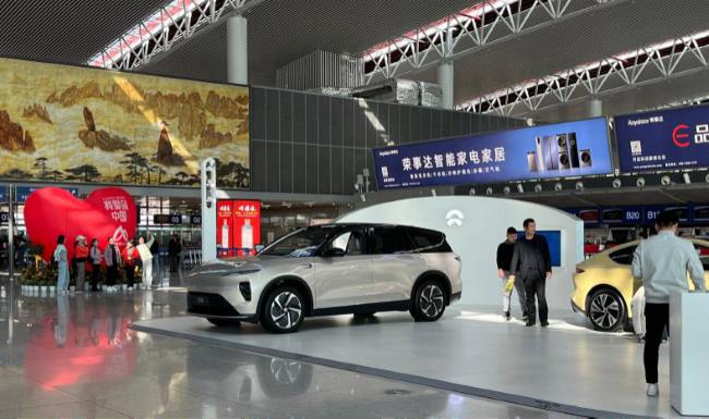 汽車行業(yè)2026春運(yùn)廣告怎么投？戶外廣告如何選擇更有性價(jià)比？