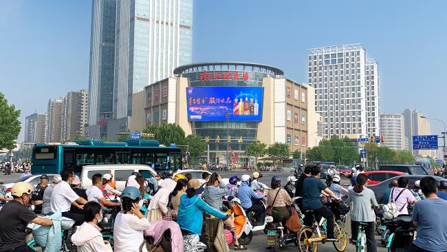 濟(jì)南和諧廣場(chǎng)LED大屏：經(jīng)十路上的視覺(jué)焦點(diǎn)