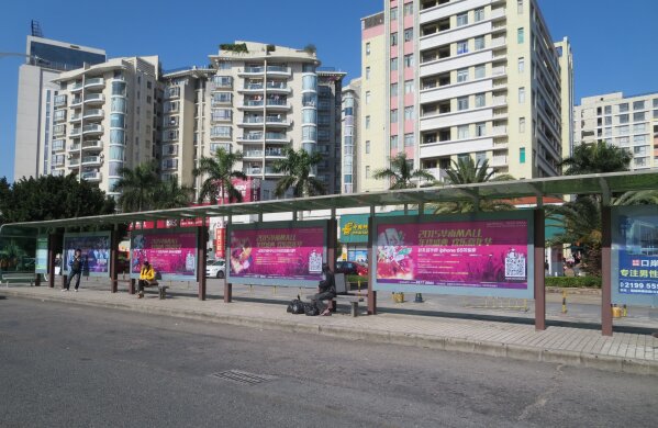 東莞公交候車亭廣告價格多少錢？東莞公交站臺廣告燈箱尺寸？
