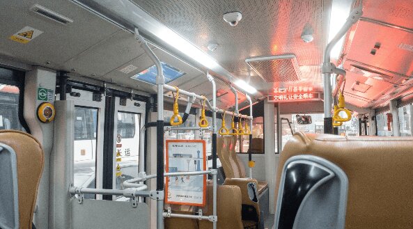 成都公交車內(nèi)廣告價格收費，成都公交車廂海報廣告巴士車內(nèi)廣告