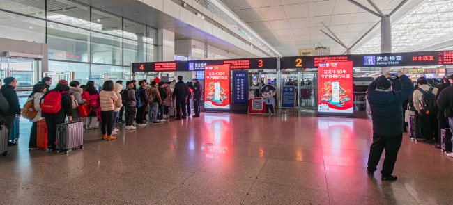 鄭州東站安檢口LED屏：樞紐動(dòng)線的高頻觸達(dá)視窗